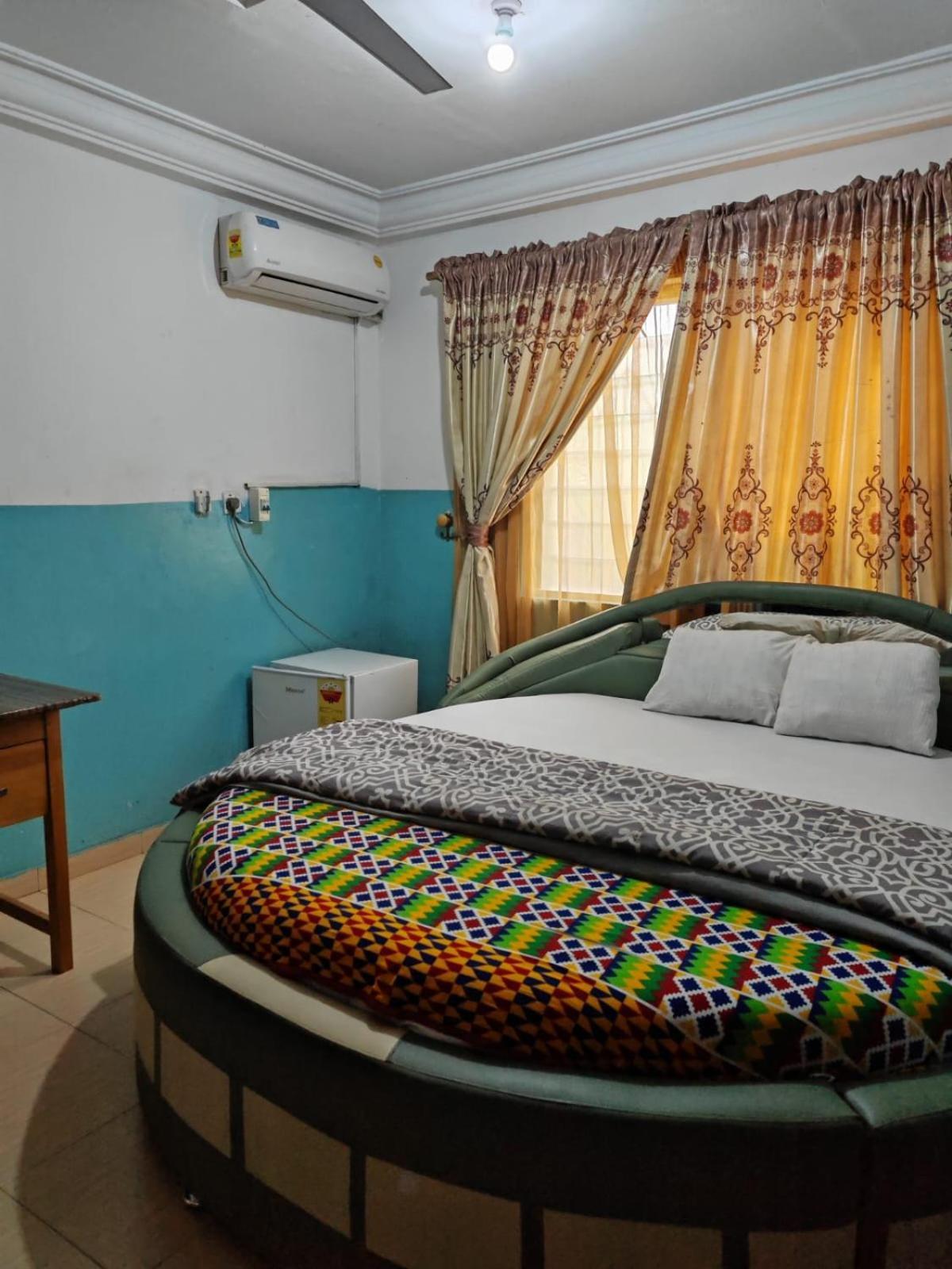 Elizz Guest House Accra Exterior photo