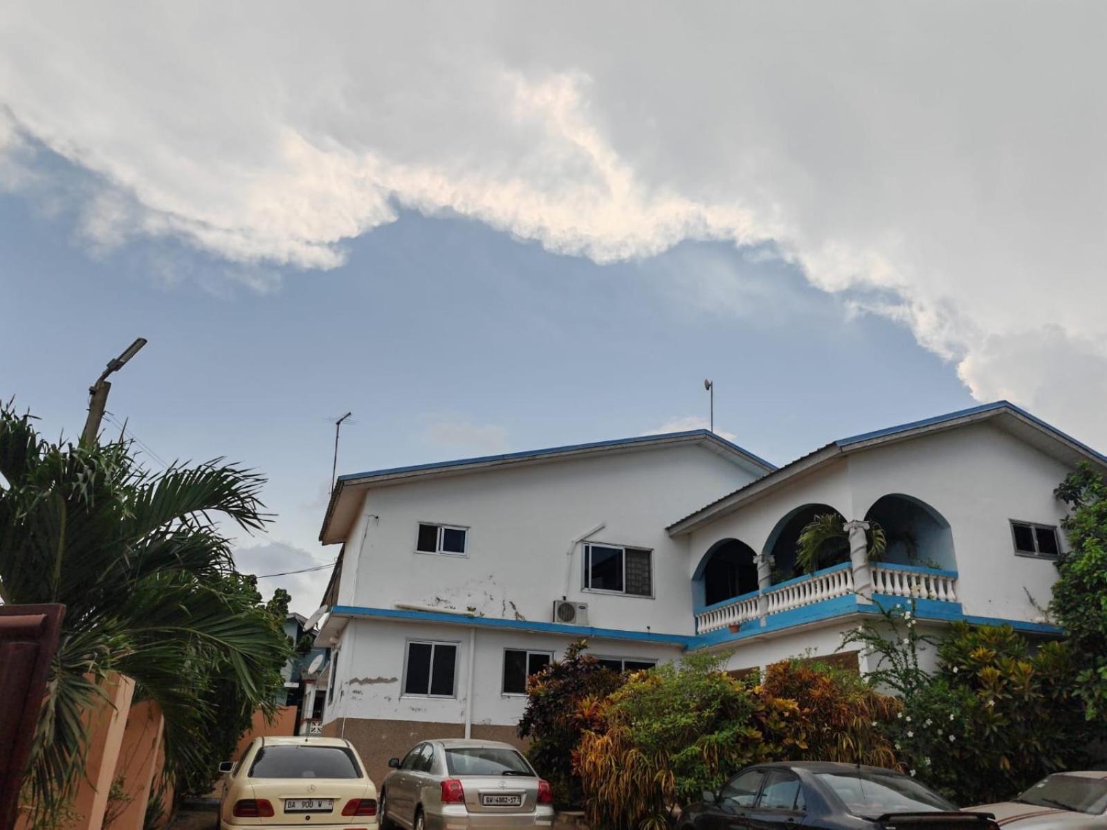 Elizz Guest House Accra Exterior photo